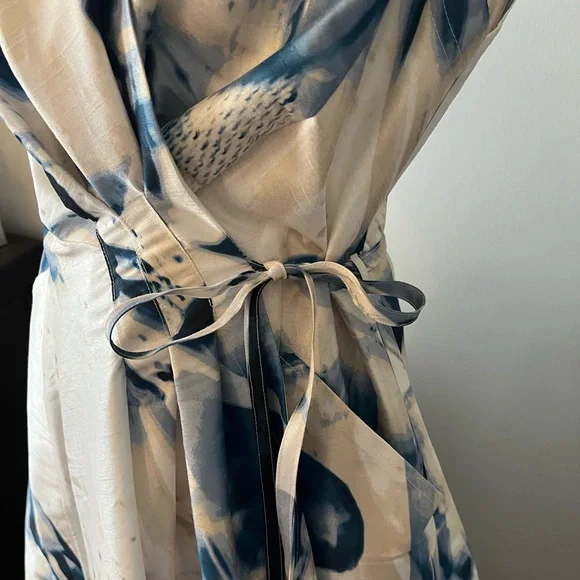 NWT Donna Karan Blue and White Asymmetrical Tie Front Dress - Picture 2 of 7